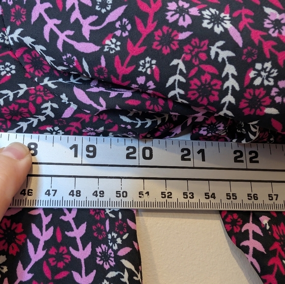 Talbots Pink and Black Relaxed Blouse with V-neckline - Picture 10 of 11